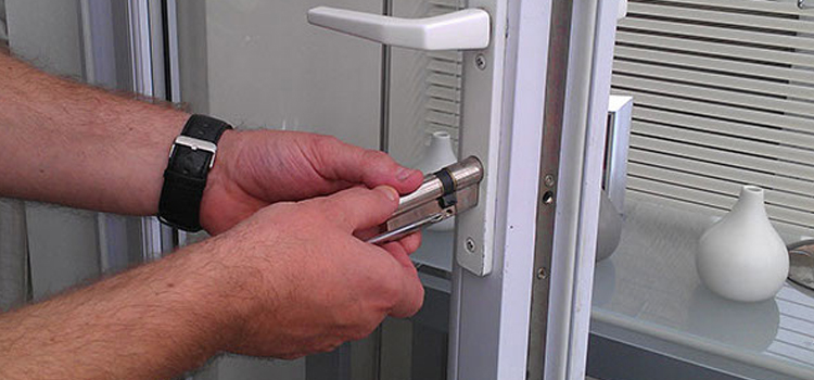 Commercial Door Lock Repair in Dinuba